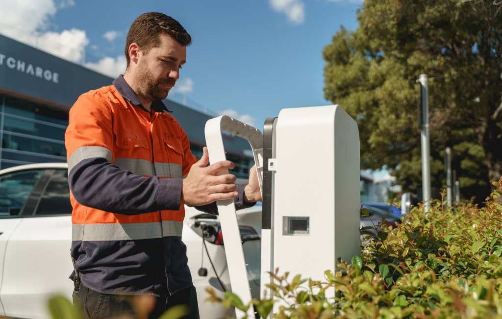 JET Charge and Autel Launch Best-in-Class Dual Port AC Charging.